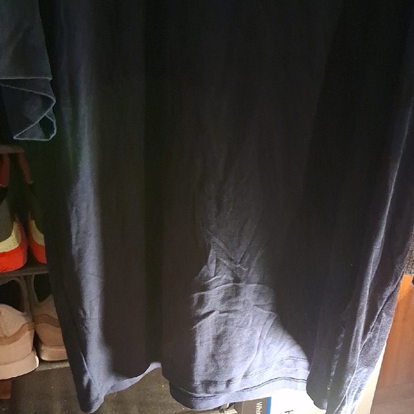 DKNY Men’s Dark Navy Crew Neck Short Sleeve Tee - Picture 3 of 9